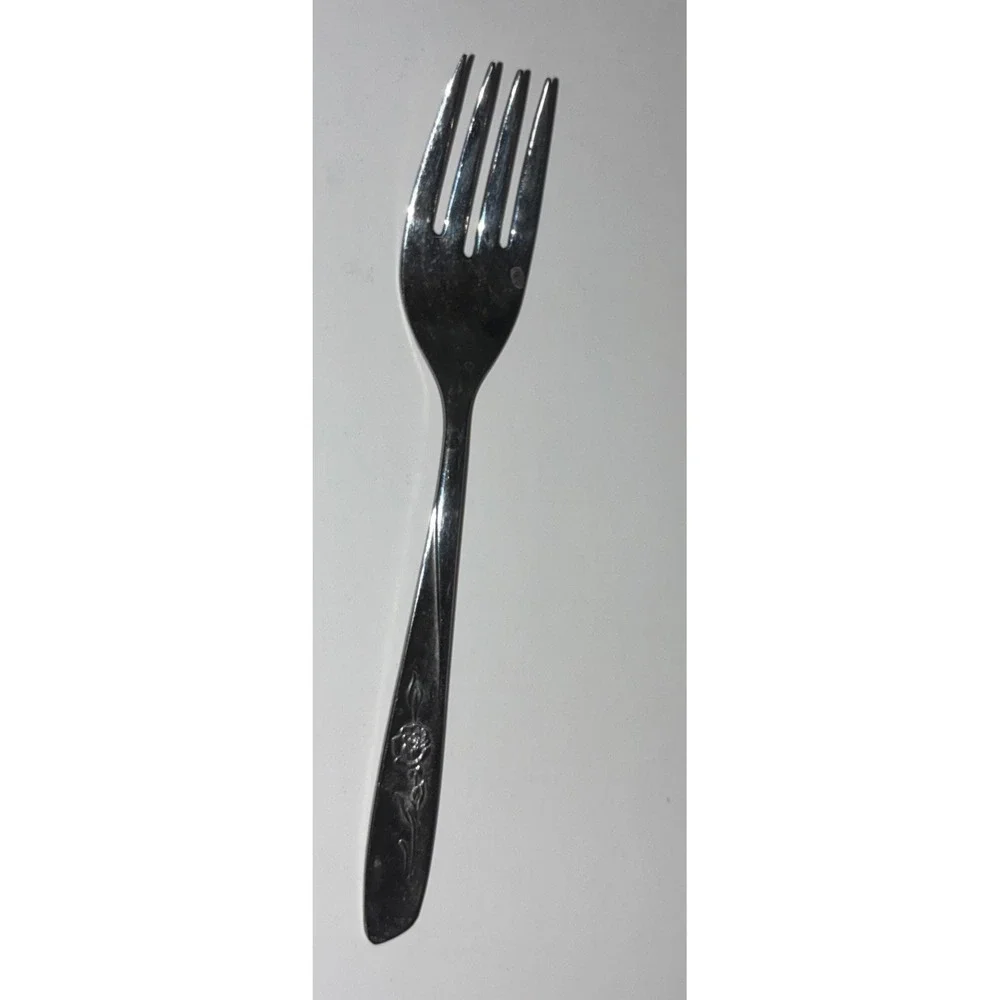 ONEIDA WM A ROGERS SWEET BRIAR ROSE  SALAD FORK GLOSSY‎ STAINLESS